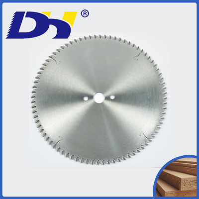 【精密裁板機(jī)鋸片】的壽命長短，在于它的護(hù)養(yǎng)